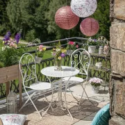 3 tlg. Bistroset “White Romance” aus Metall, weiß, Gartenmöbel Tisch + 2 Stühle