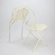 3 tlg. Bistroset “White Romance” aus Metall, weiß, Gartenmöbel Tisch + 2 Stühle