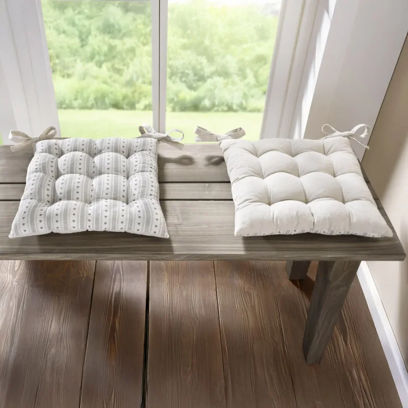 Cottage Stuhlkissen mit Herzstoff 40 x 40 cm